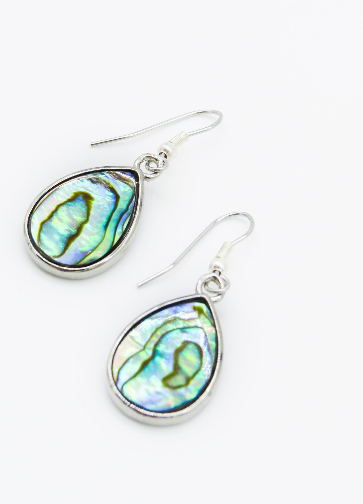 Small Drop Shell Earrings ✪